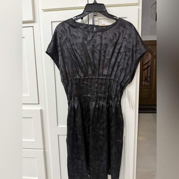 The Korner Black Floral Midi Dress - Picture 1 of 5